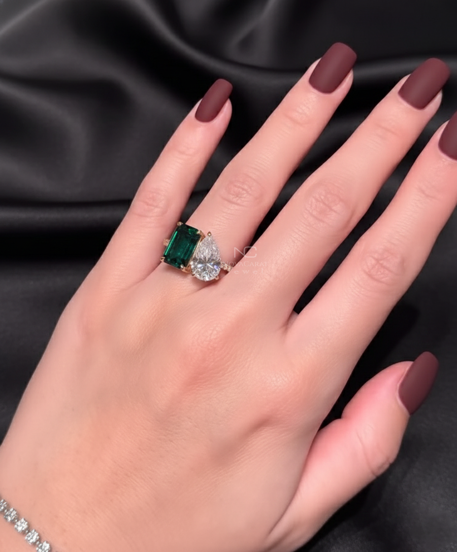 Unique Toi et Moi Pear Cut Emerald Green Engagement Ring - Image 2