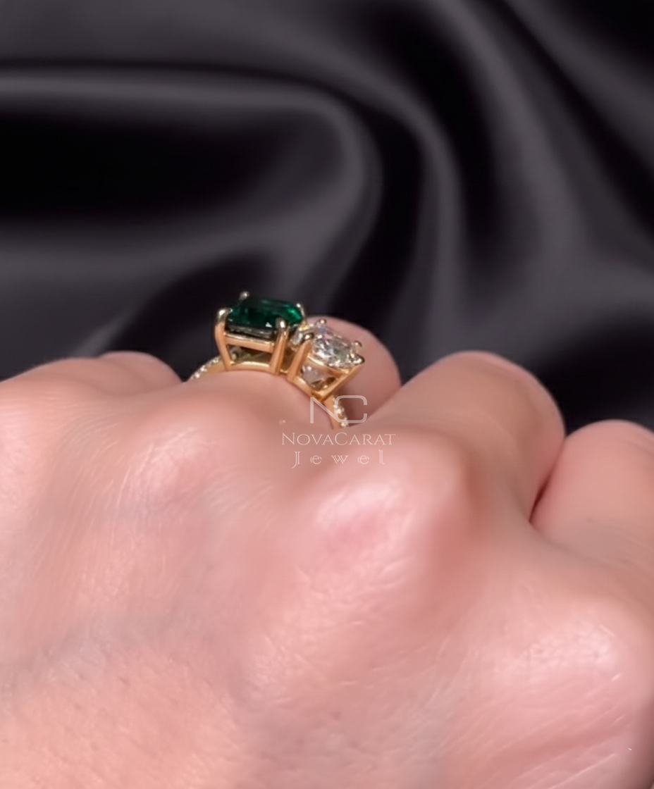 Unique Toi et Moi Pear Cut Emerald Green Engagement Ring - Image 4